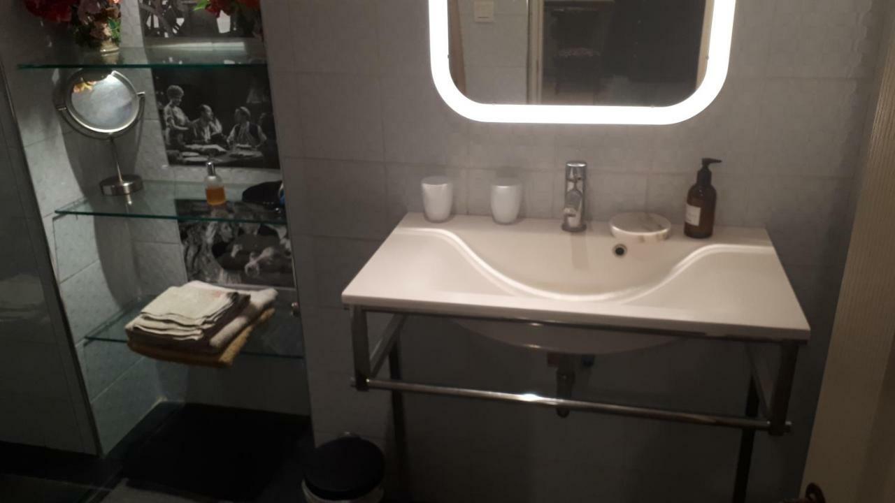 Le Couvent Du Vieux Port Apartment Marseille Bagian luar foto